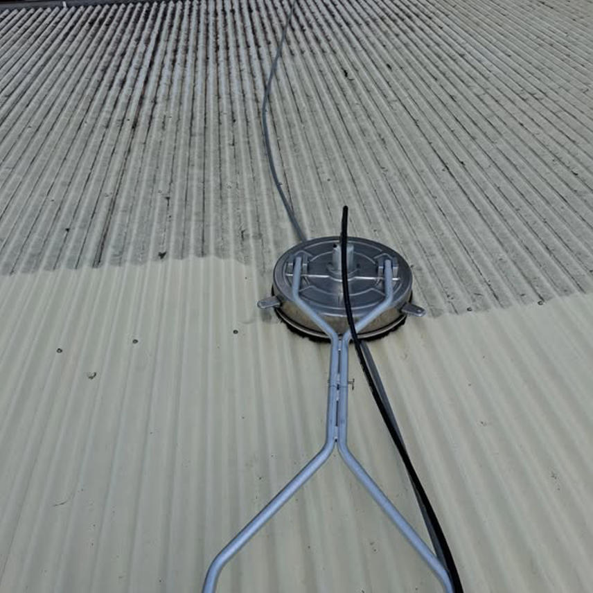 Roof Cleaner in Springwood